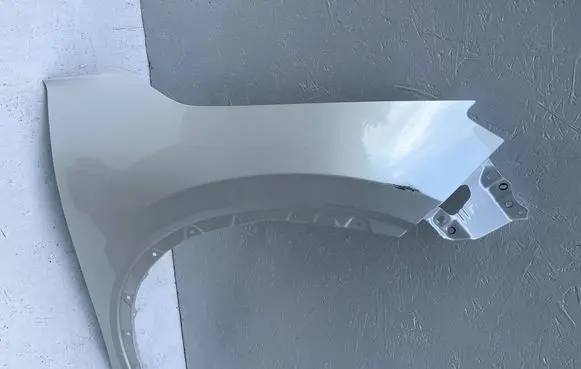 Lexus LBX Fender BLOTNIK-PRAWY