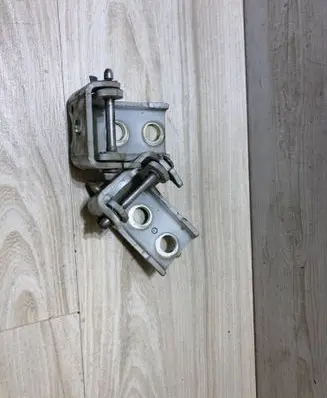 Front door hinge set