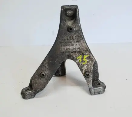 Audi A4 S4 B7 8E 8H Engine mounting bracket 8E0199308AP