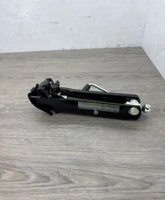 Volkswagen PASSAT B7 Lift Jack 3AA011031B