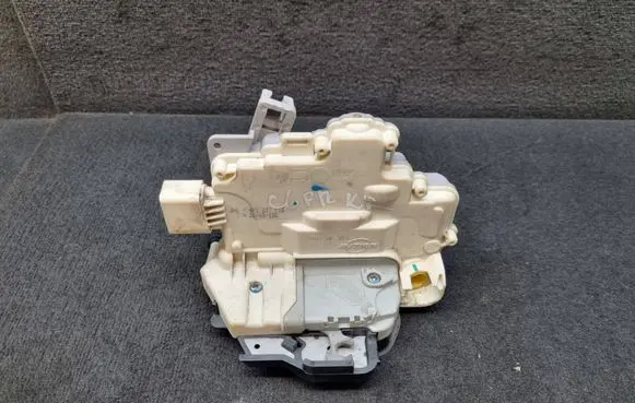 Audi A6 S6 C6 4F Front door lock 4F1837015 4F1837015E