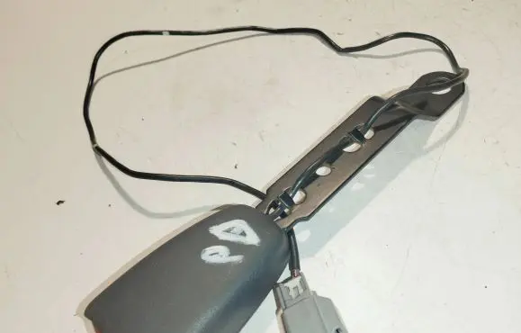 Volvo XC70 Front seatbelt buckle 4595