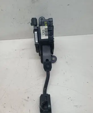 KIA Sportage Accelerator throttle pedal DH327272S000