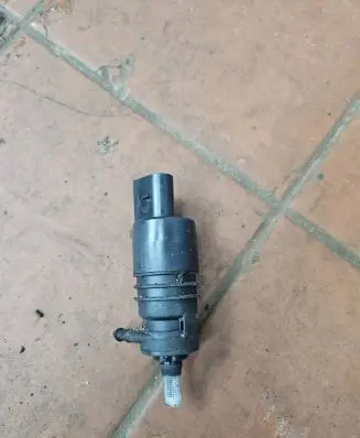 BMW 5 F10 F11 Windscreen/windshield washer pump 6934160 3240479