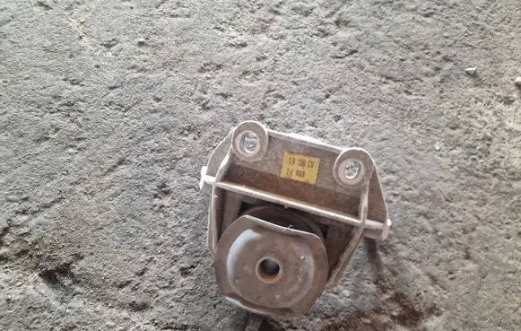 Fiat Bravo Engine mount bracket