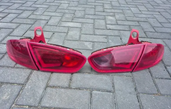 Seat Leon (1P) Rear/tail lights set 1P0945095J 1P0945093M 1P0945096J