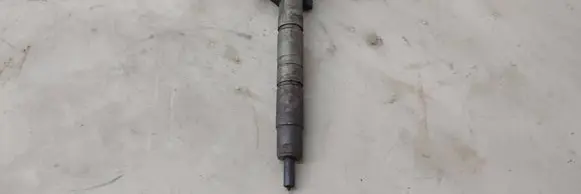 BMW 5 F10 F11 Fuel injector 7805428 780542802