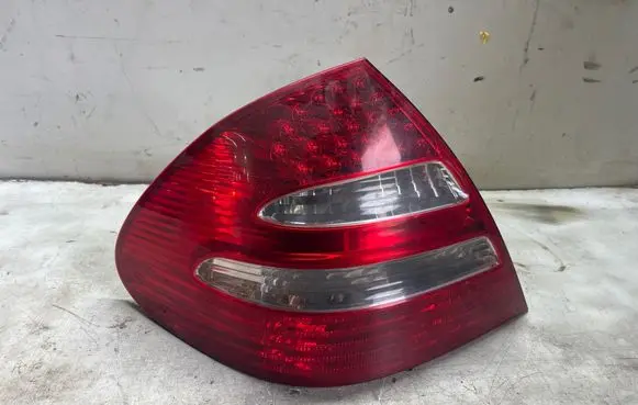 Mercedes-Benz E W211 Rear/tail lights 334009 A2118200564 41871404