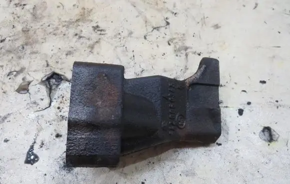 Jeep Grand Cherokee (WK) Engine mount bracket 6420960345