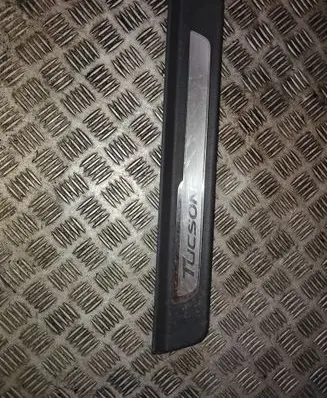 Hyundai Tucson TL Front sill trim cover 85883D3500