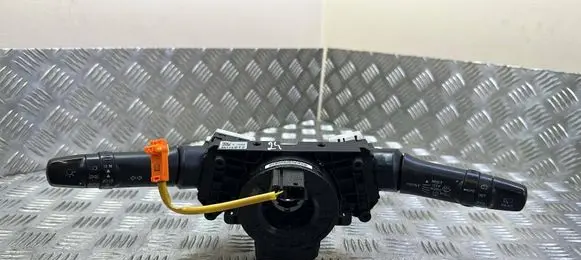 Wiper turn signal indicator stalk/switch