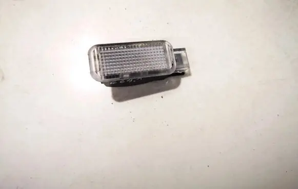 Volkswagen PASSAT B5 Other interior light 3b0947415b