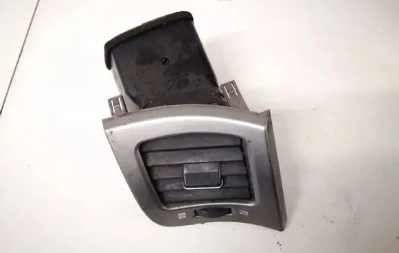 Toyota Avensis Verso Dash center air vent grill 5566044080 55660-44080