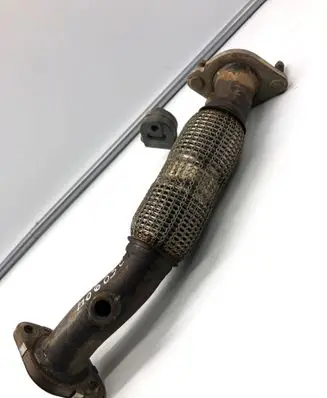Hyundai Kona II Muffler pipe connector clamp 