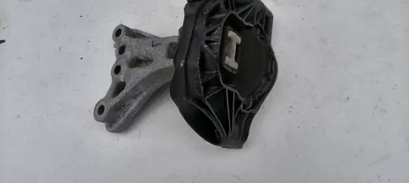 Peugeot 208 I Engine mount bracket 9676780580