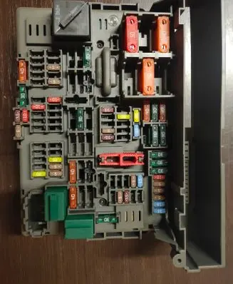 BMW 1 E81 E87 Fuse module 9119446 62839051