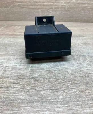 Peugeot 806 Glow plug pre-heat relay 0281003005