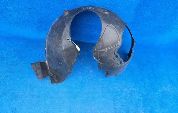 BMW Z4 E85 E86 Front wheel arch liner splash guards 7012727