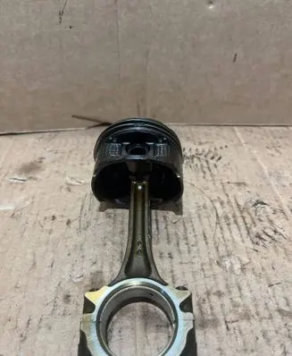 Nissan Note (E11) Piston with connecting rod 