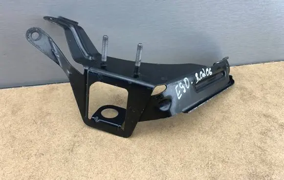 BMW 3 E90 E91 Power steering pump mounting bracket 6765408 32416765408