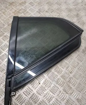 Volvo XC40 Rear vent window glass 43R006723 DOT24M101AS3 E000255