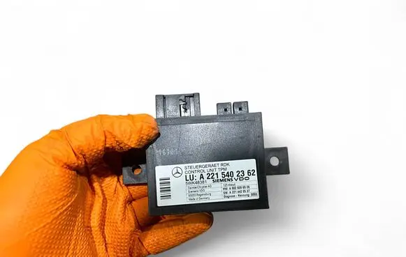 Mercedes-Benz CL C216 Tire pressure control unit A2215402362 5WK48281