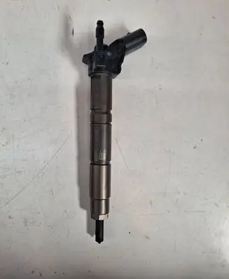 Mercedes-Benz C W204 Fuel injector A6420701387 070927 0445115