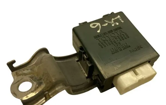 Lexus IS 220D-250-350 Door control unit/module 8597053030 0515004060