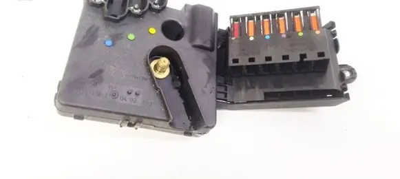 Mercedes-Benz CLS C219 Fuse box set 2119820402 0-1394837-1
