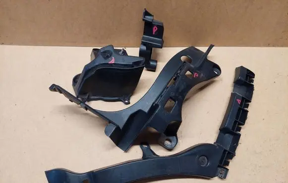 Peugeot 3008 I Bumper support mounting bracket corner 
