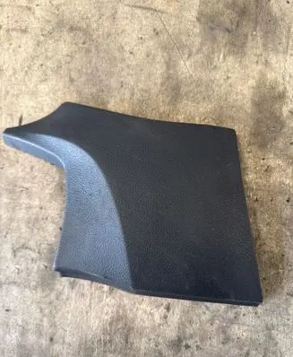 Nissan NV400 Front sill trim cover 682112965R