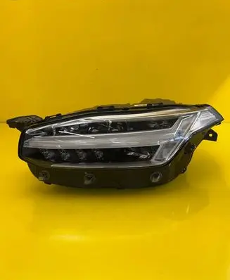 Volvo XC90 Headlight/headlamp 31656987