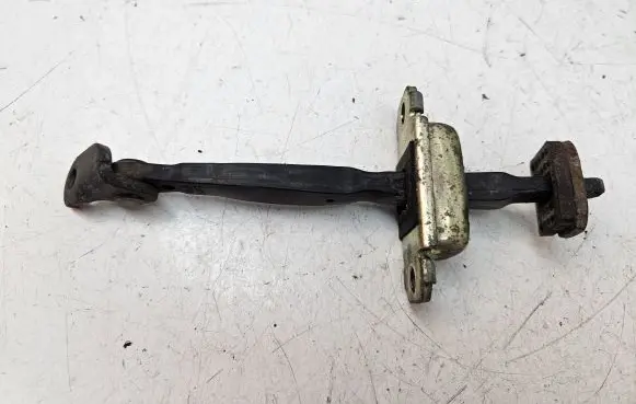 KIA Sportage Front door check strap stopper