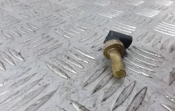 Coolant temperature sensor