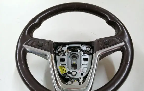 Opel Mokka Steering wheel 8223 95388223