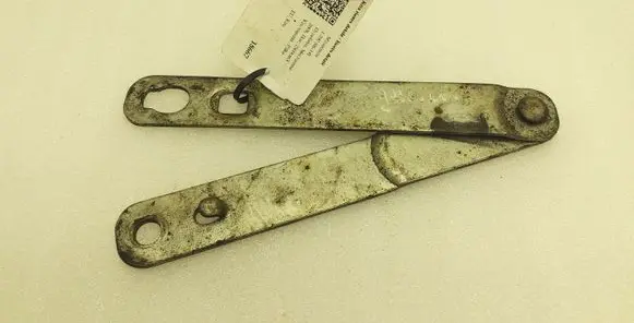 Mitsubishi L200 Tailgate hinge 