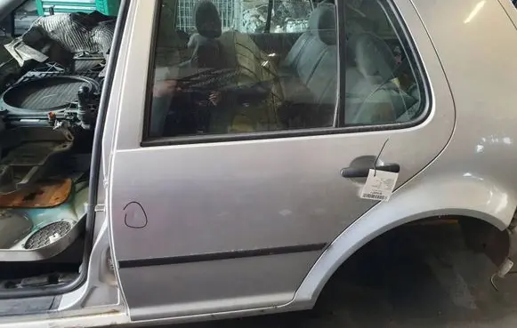 Volkswagen Golf IV Rear door LB7Z