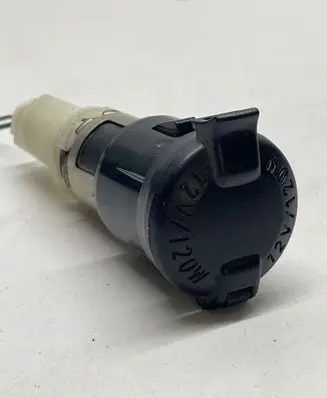 Toyota RAV 4 (XA40) 12 V Socket (front)