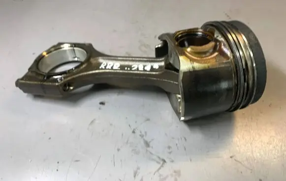 BMW 5 F10 F11 Piston with connecting rod 11248508023 11257812585 11257812596