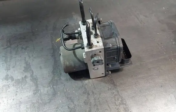 Audi A4 S4 B6 8E 8H ABS Pump 8E0614517