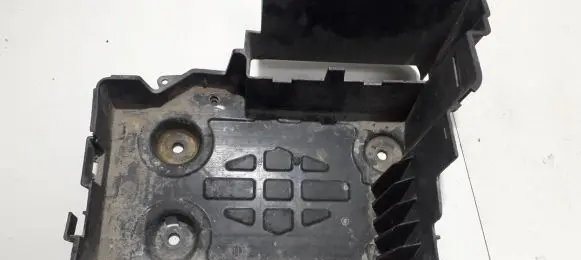 Renault Laguna II Battery box tray 8200183327