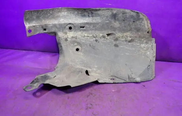 Renault Clio III Front arch 