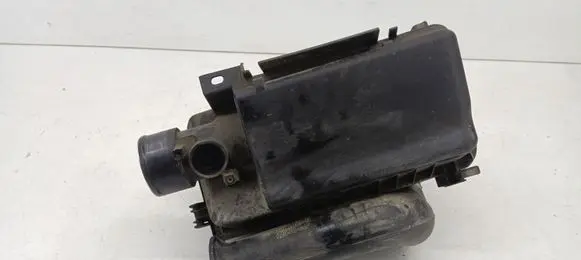 Toyota Yaris Air filter box 0N02