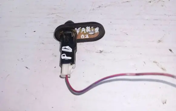 Toyota Yaris Front door sensor 