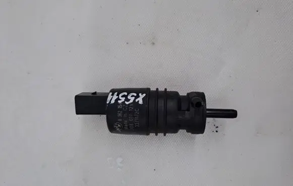BMW 5 F10 F11 Headlight washer pump 8362154