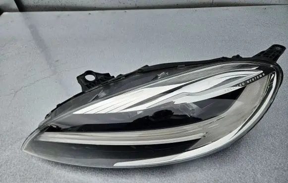 Volvo V40 Headlight/headlamp 32228483 107200317014