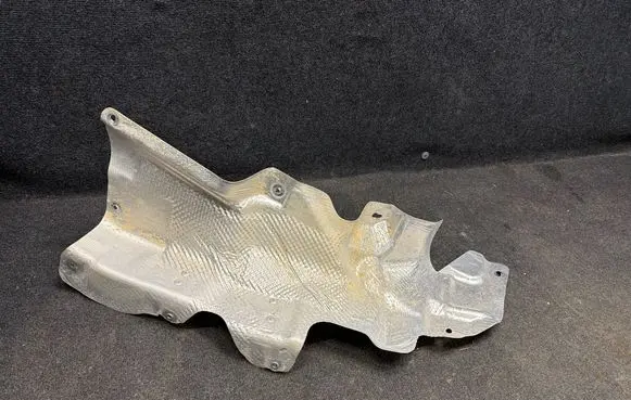 Jeep Grand Cherokee WL Exhaust heat shield 68381516AE 2221