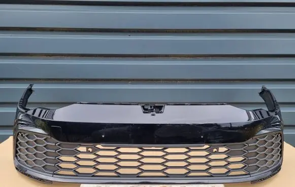 Volkswagen Golf VIII Front bumper 5H0807221 zd-wlkp5H0807221