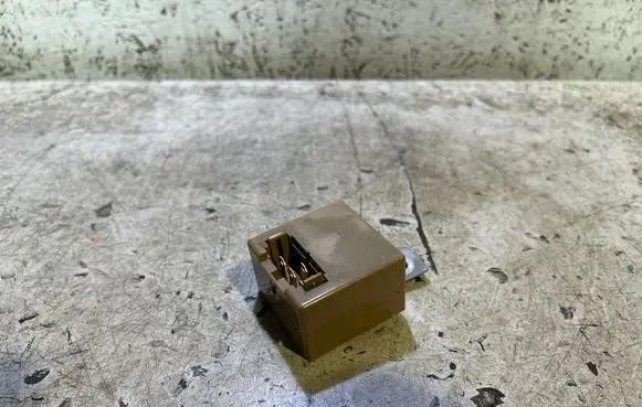 Mitsubishi Space Wagon Other relay MD332124 0680005220