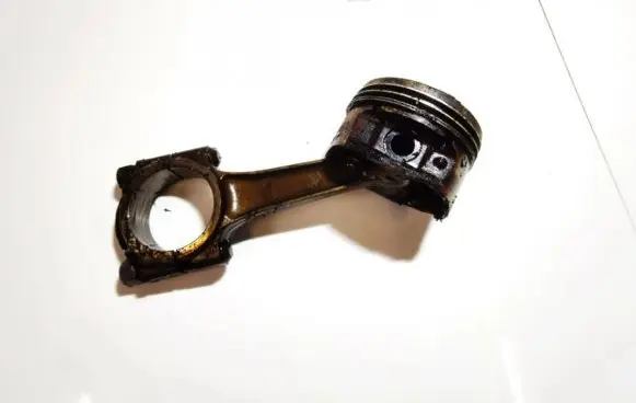 Citroen C3 Piston with connecting rod